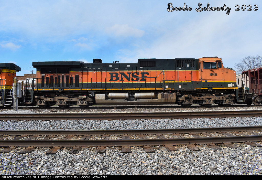 BNSF 966